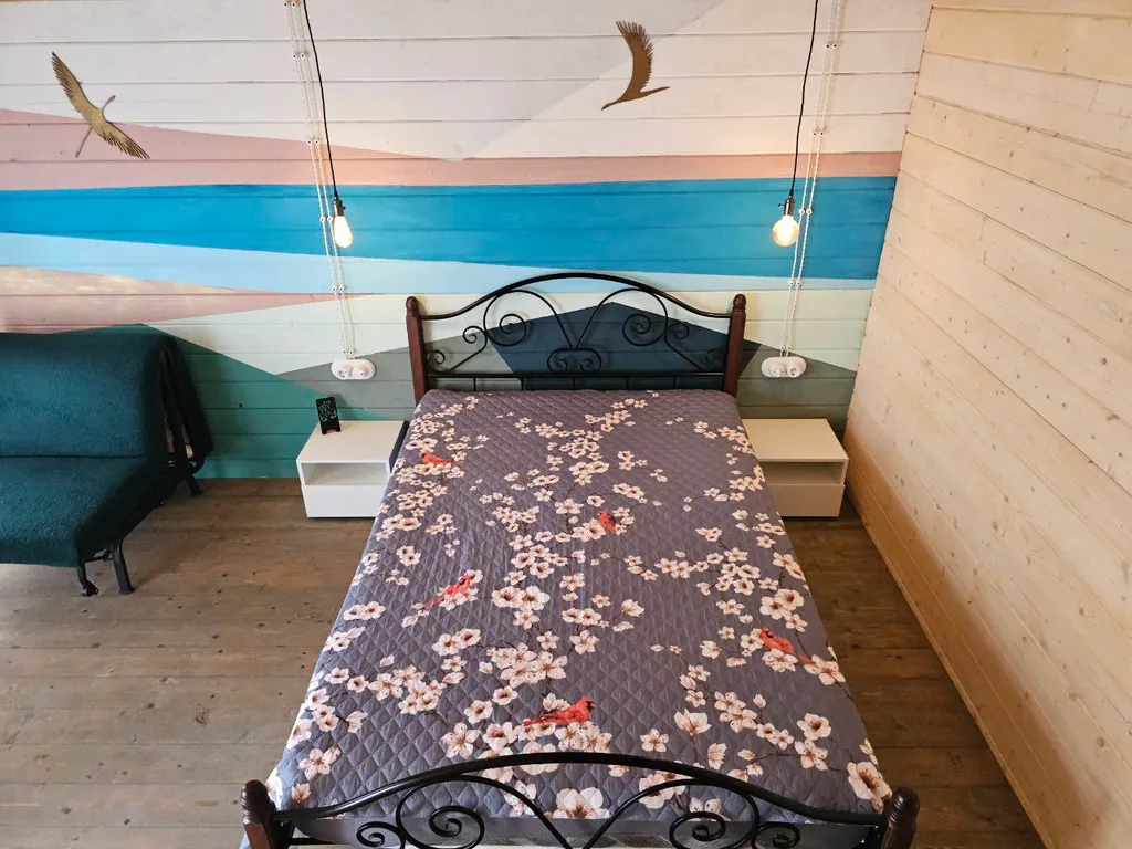 Уютный домик на большом участке с садом