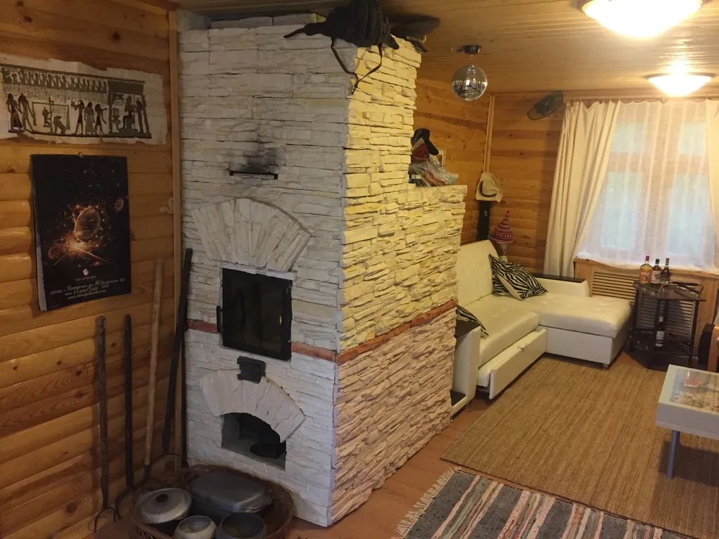 Домик в сосновом лесу