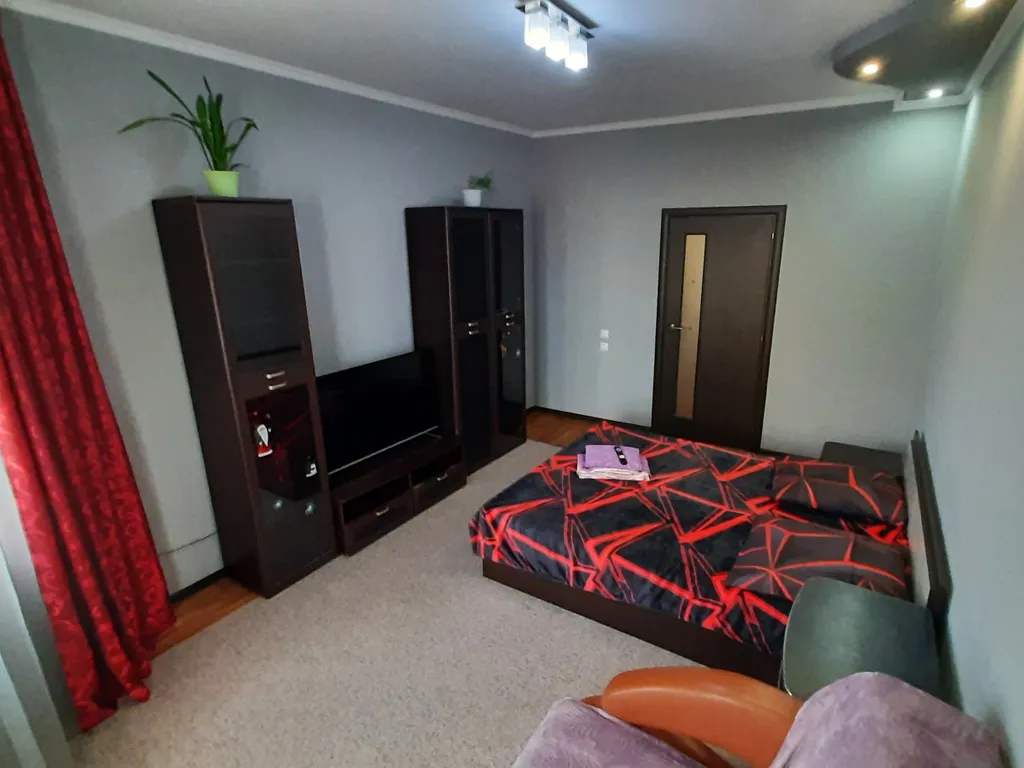 Нововартовская 4