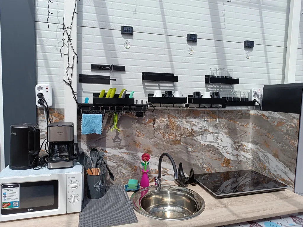 Новый 2-комнатный коттедж с кухней на террасе с видом на море