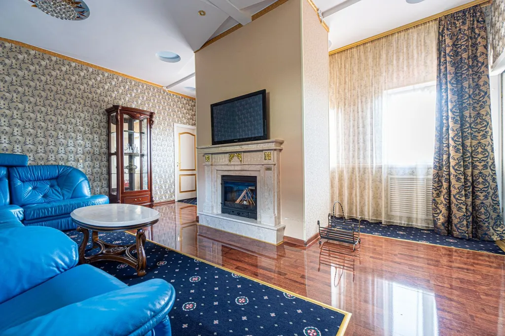 Двухкомнатный Люкс 106 с камином и балконом