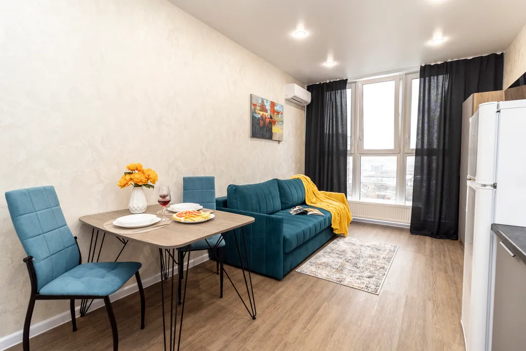 Квартира Квартира Яркая студия с диваном — Краснодар