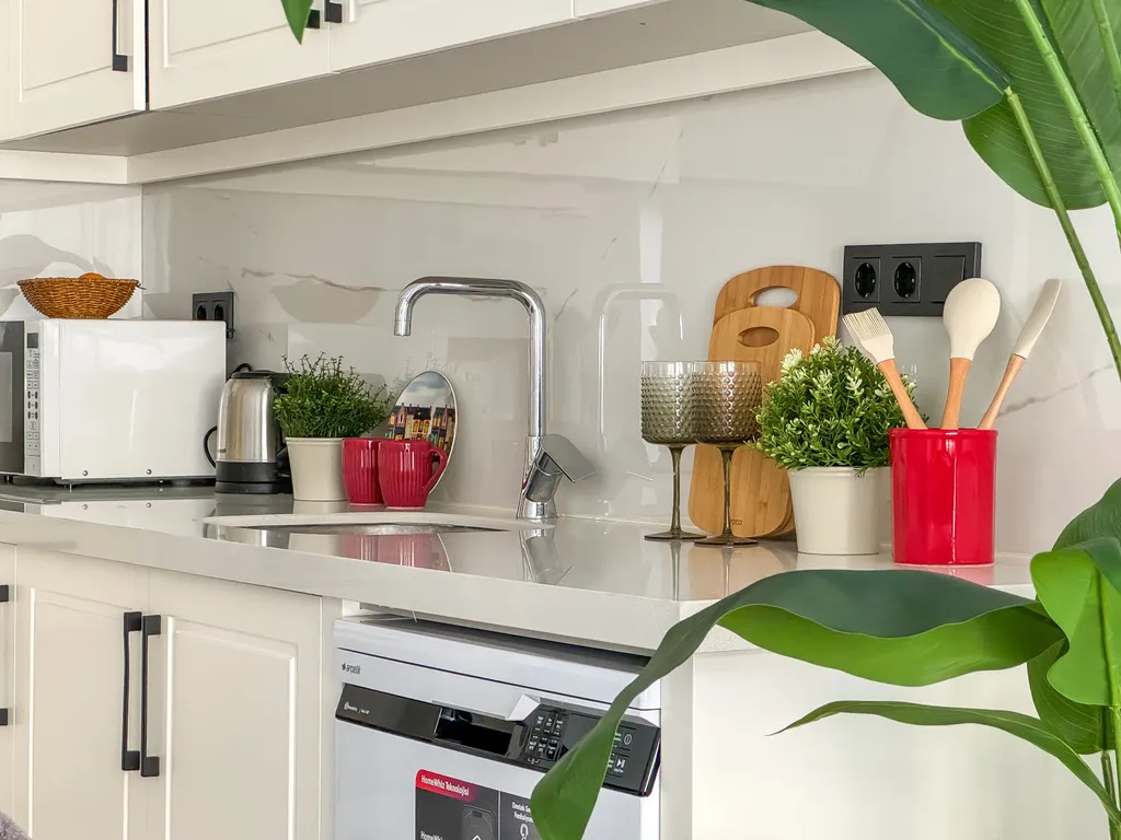 Elize апартамент, море и ритм города