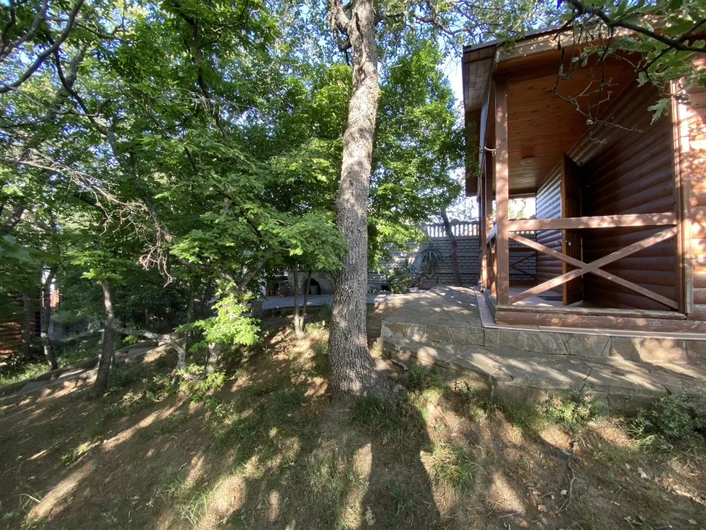 Сруб в Ялте c бассейном и сауной