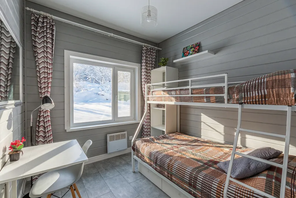 Коттедж Солнесная гора-Сяпся с сауной, 3 спальнями и видом на озеро