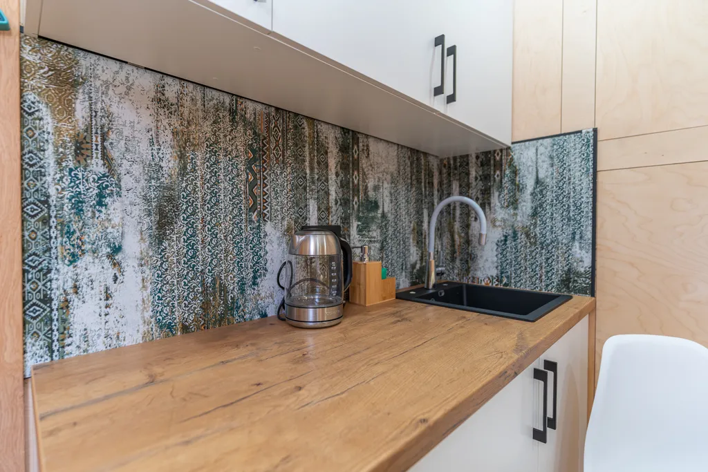 Номер у озера 1