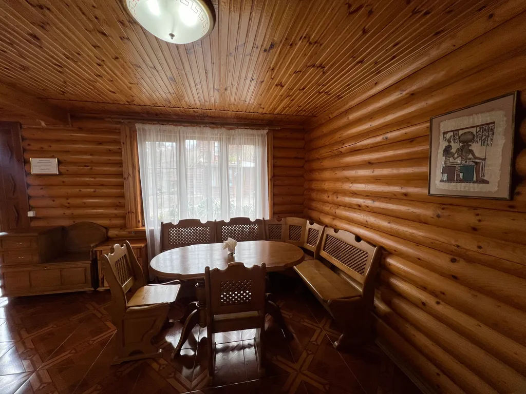 Сруб в Ялте c бассейном и сауной