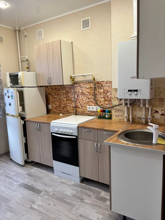 Квартира Сдаётся светлая и уютная квартира, в двух шагах от парка «Поддубного». — Ейск