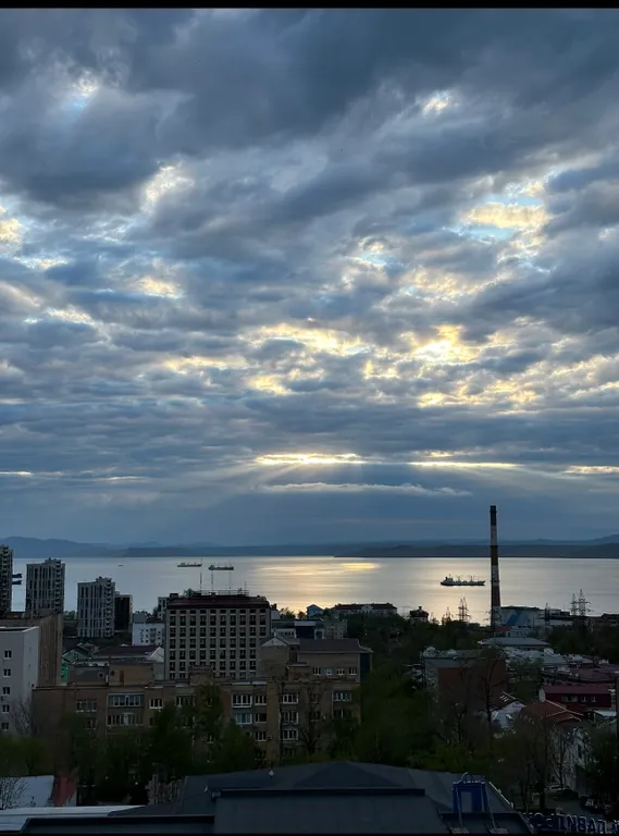 Новые апартаменты, класса комфорт, в центре, с видом на море