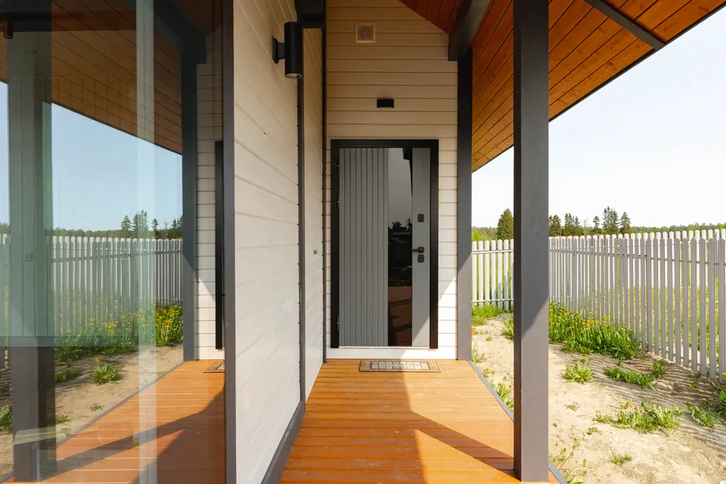 Коттедж Стеклянный дом на берегу Мичуринского озера возле склонов для катания — Мичуринское