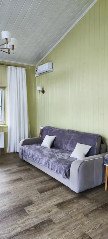 Дом с панорамными окнами в стиле Barn House