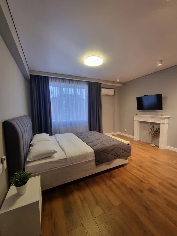 Апартаменты с прекрасным видом, рядом с аэропортом и жд вокзалом