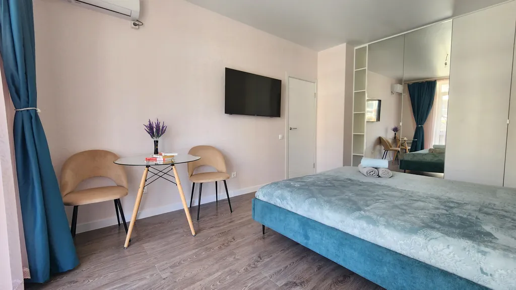 Шикарная двушка с двумя балконами