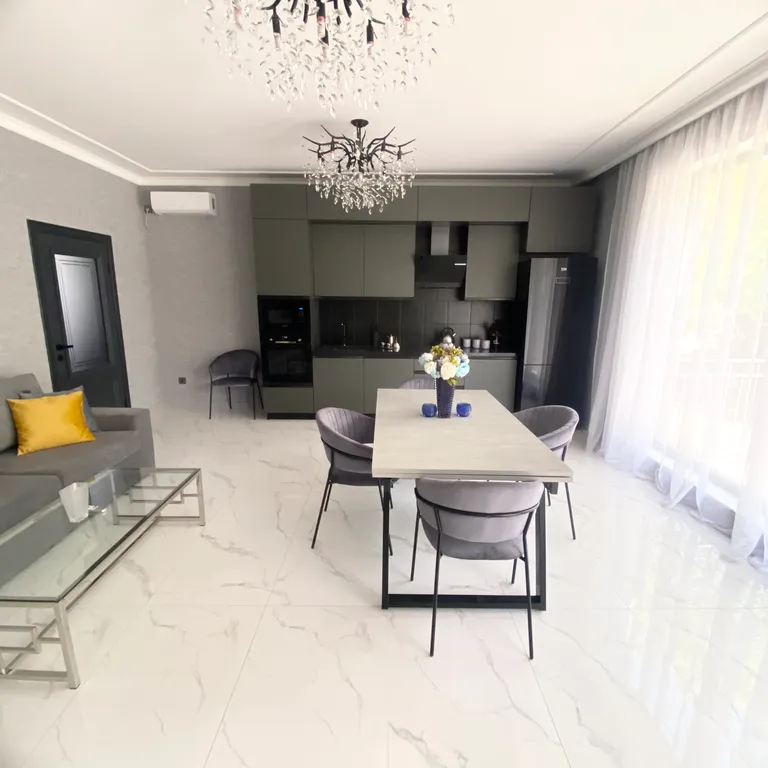 Апартамент с видом на море и город