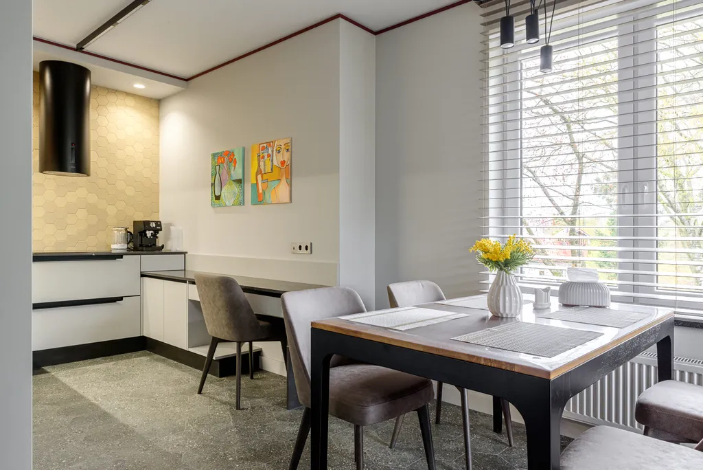 Новый дизайнерский 2-х уровневый апартамент в тихом центре