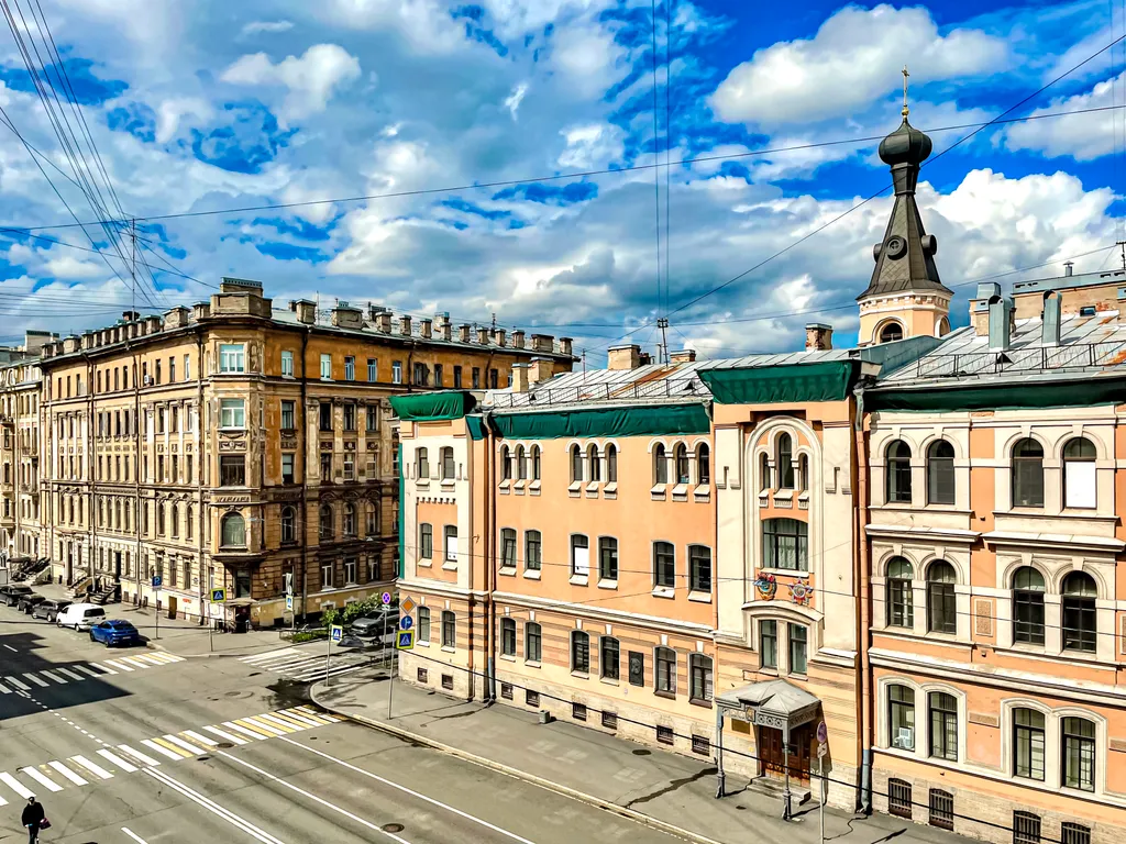 Квартира Квартира Немного дерева в пластмассовом мире — Санкт-Петербург