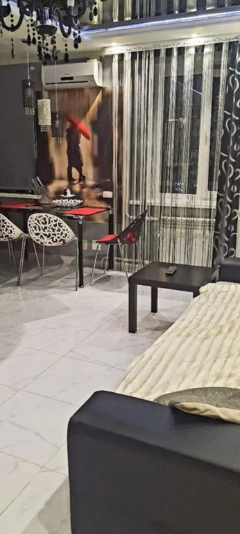 Дизайнерская квартира возле Бума