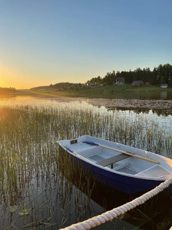 Дом с видом на озеро рядом с Ладожскими шхерами