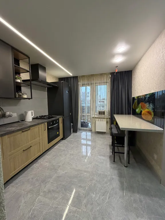 Двухкомнатная новая квартира в центре