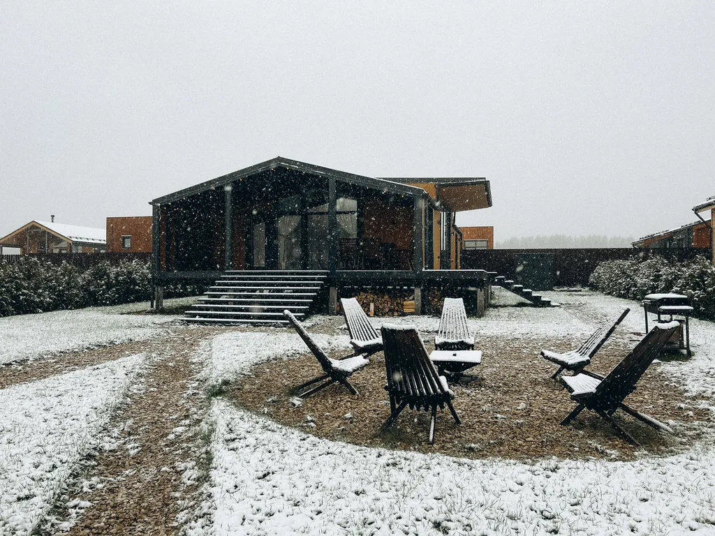 Дизайнерский дом с гриль-мангалом, сауной и большой террасой