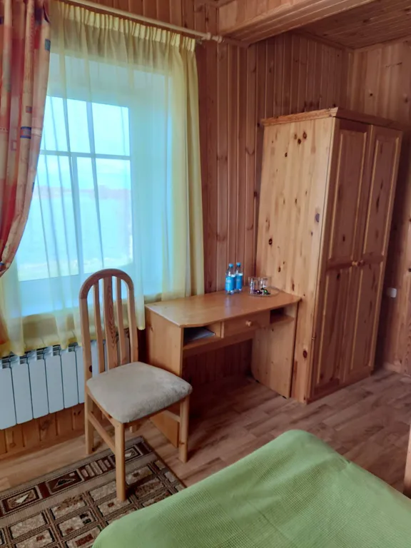 Комната на 2 человека, с двумя кроватями и видом на озеро