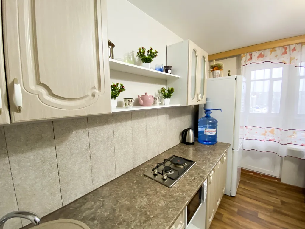 Стильная просторная квартира с модными кроликами в Орбите