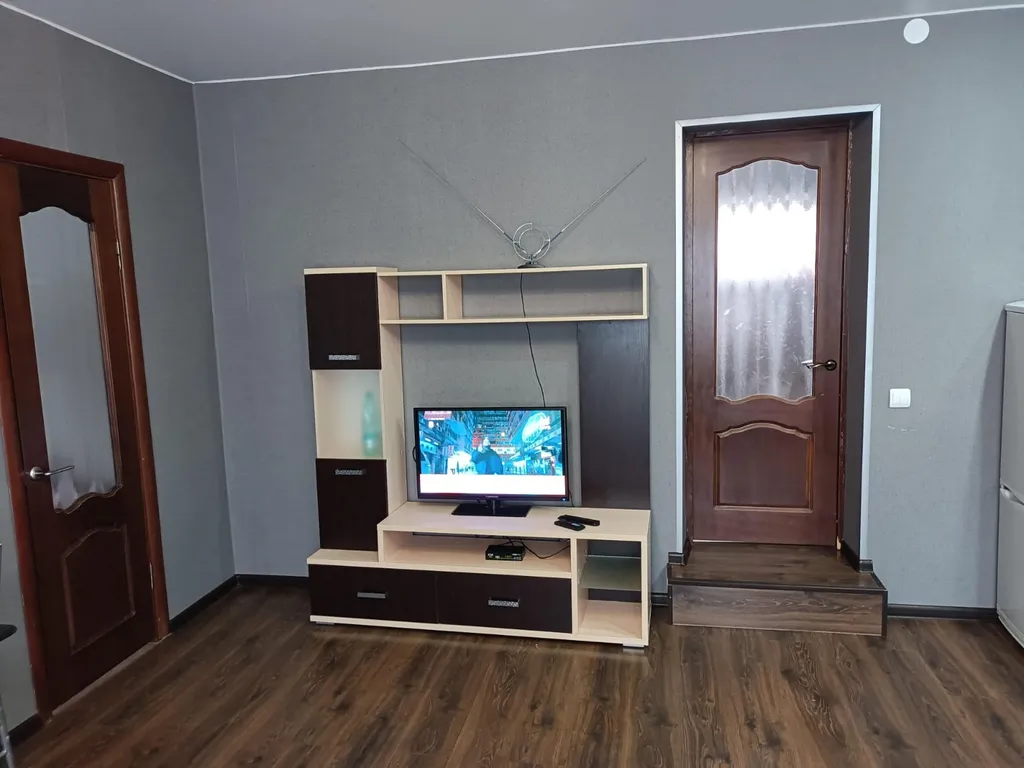 Благоустроенный дом на берегу реки