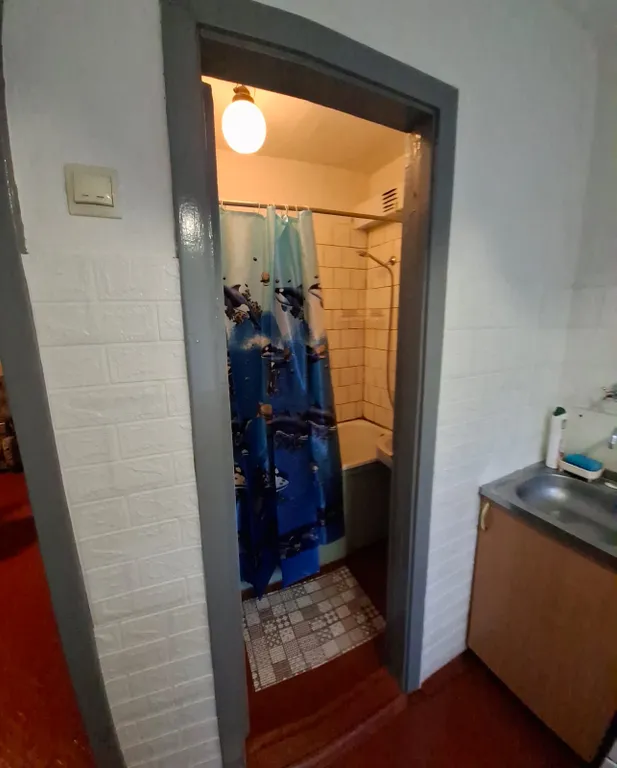 Трехкомнатная квартира в центре поселка