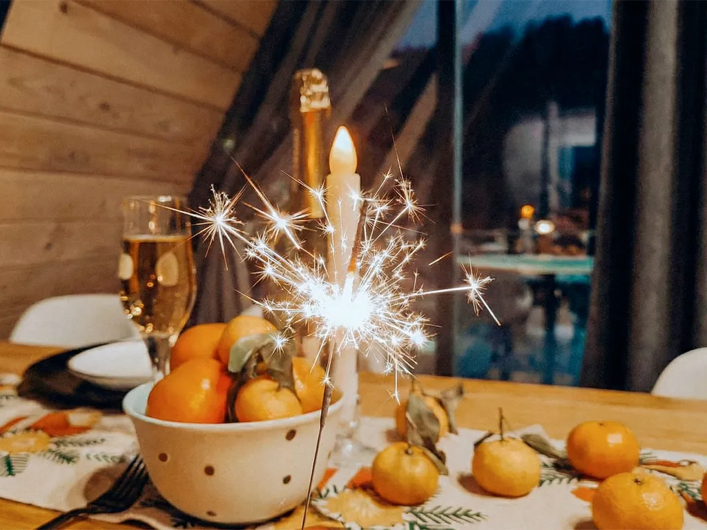 Двухэтажный а-фрейм 2 с панорамным остеклением и террасой