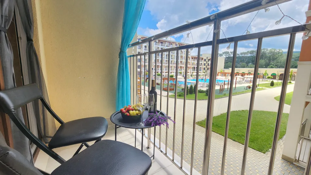 Шикарная евродвушка с видом на бассеин