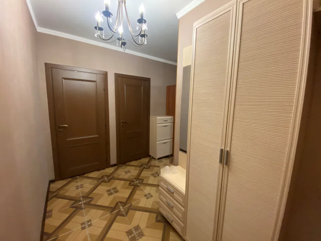 Красивая квартира с большим TV и Алисой