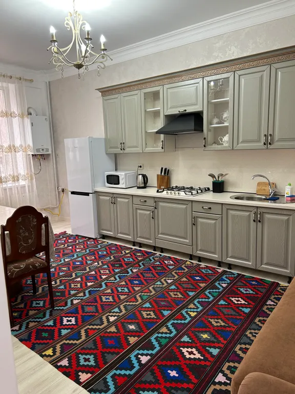 Уютная квартира со свежим ремонтом возле мультимедийного фонтана