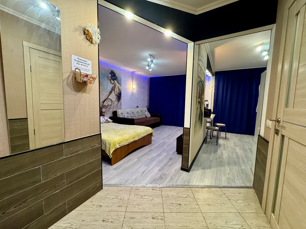 Студия с дизайнерским оформлением