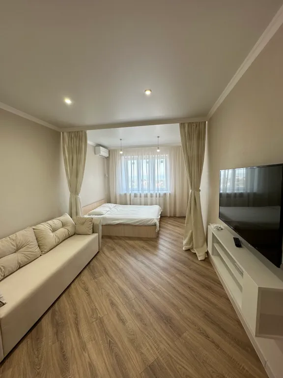 Квартира с прекрасным видом на море и город , рядом с морем — аренда посуточно в Ейск