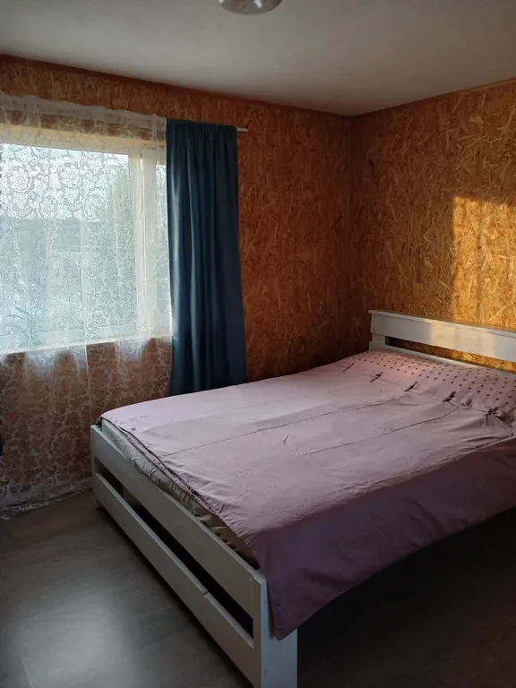 Уютный домик на берегу озера