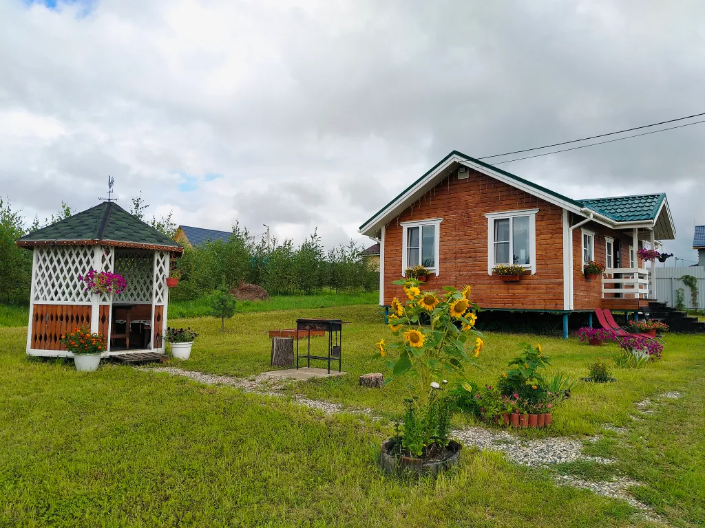 Уютный домик с отдельно стоящей русской баней на дровах и банным чаном