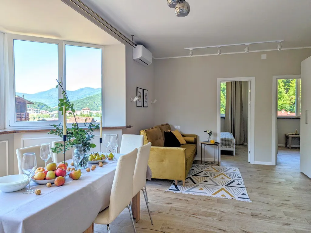 Роскошный евротрёхкомнатный апартамент с панорамным видом