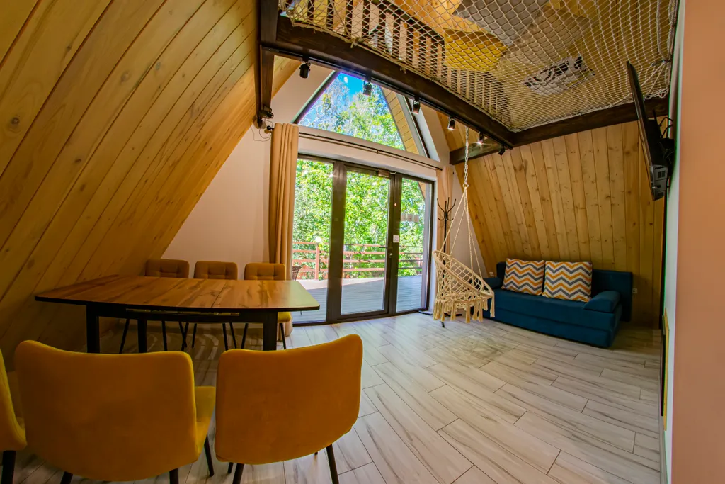 А-фрейм у Озера с чаном и сауной