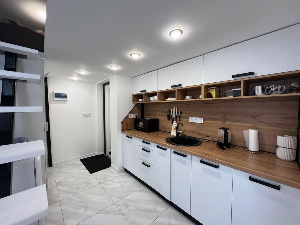 Тихая студия с видом на горы в далеко от суеты