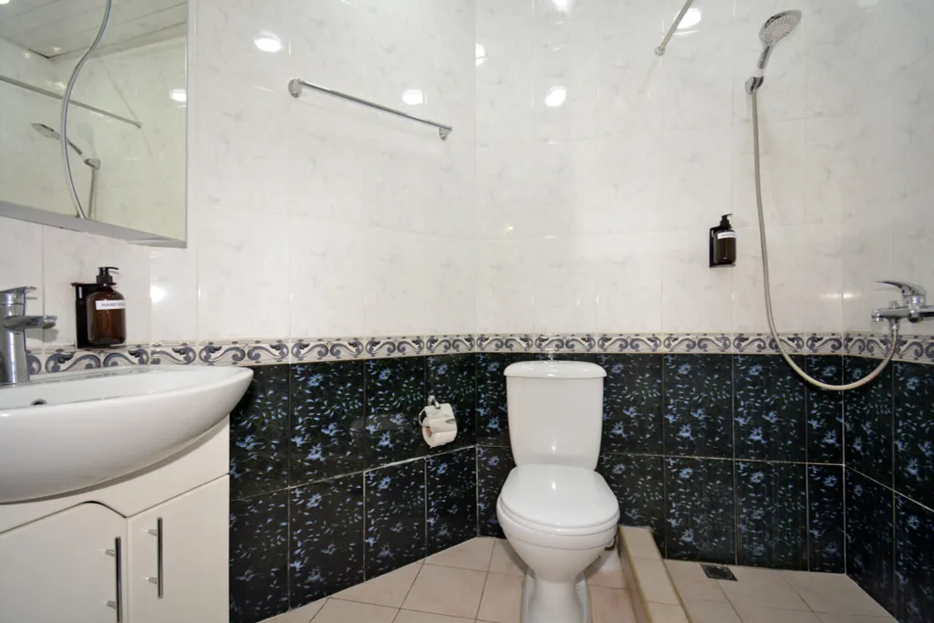 Charming apt next to Opera house