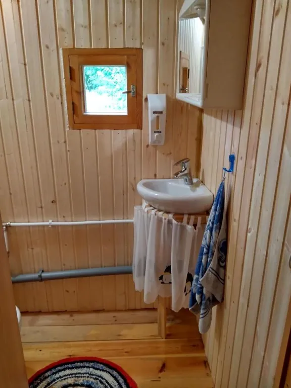 Дом на берегу озера