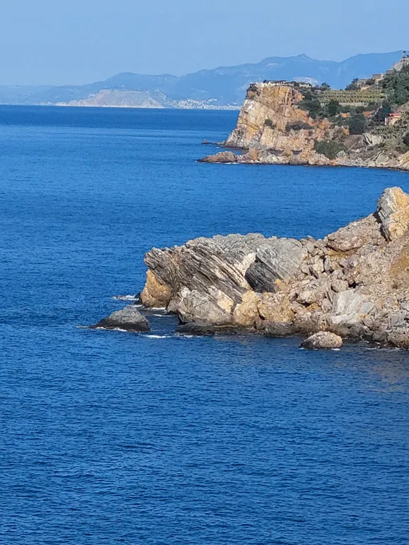 Новая квартира у моря в спокойном районе