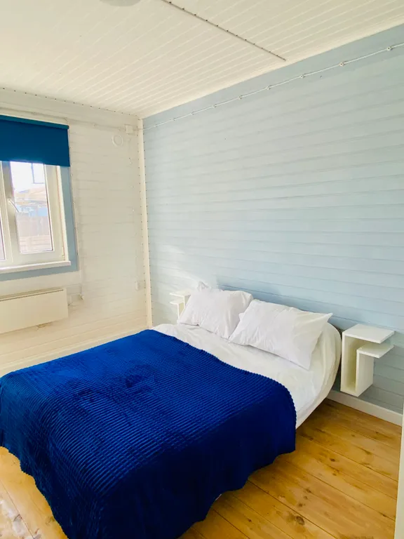 Коттедж Коттедж для семьи на море — Кучугуры