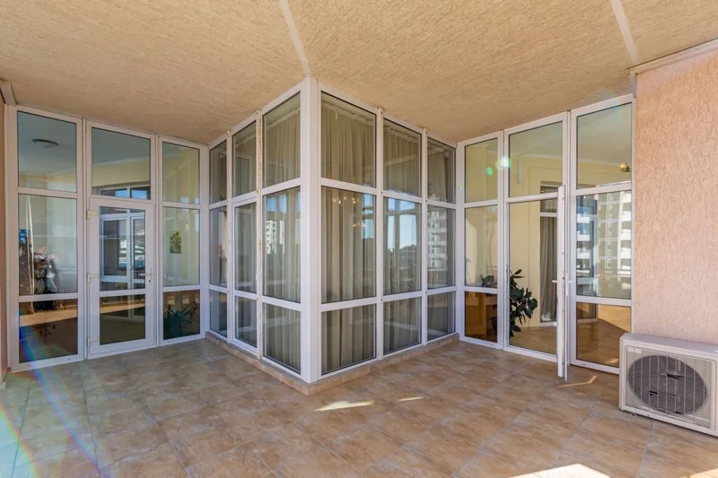 3х-комнатная квартира с видом на море