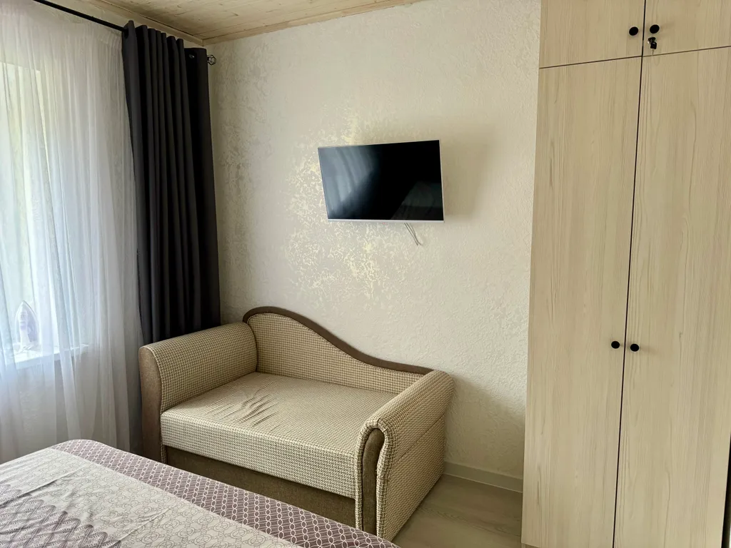 Дом с прудом у леса с хвойным оазисом в 3 км от ГЛЦ Абзаково до 8 гос.