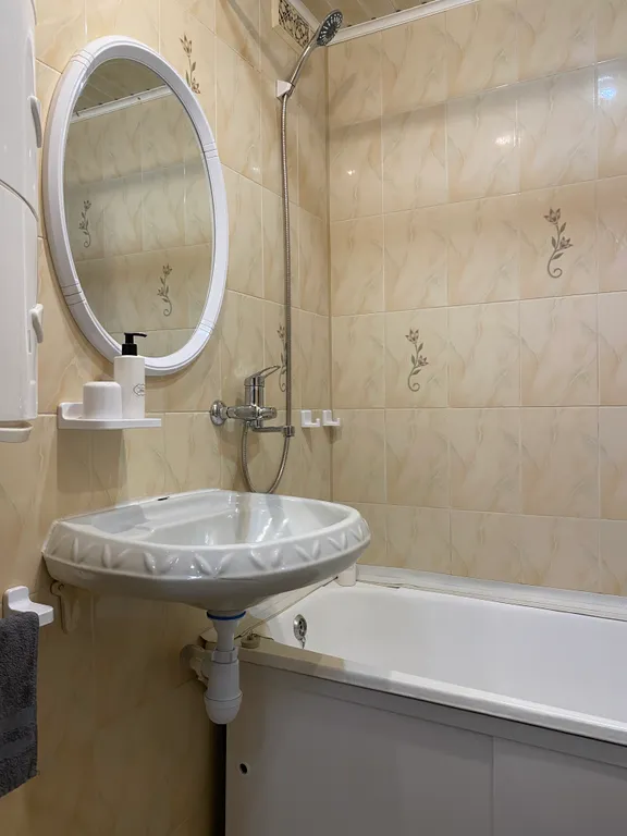 Просторная квартира с видом на город и парк