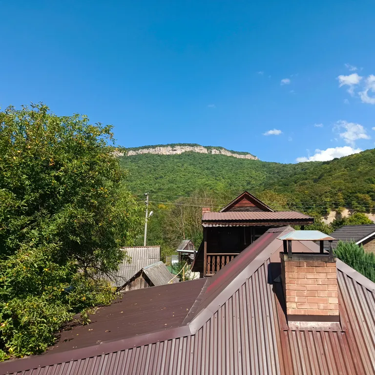 Номер у реки Дах с видом на горы