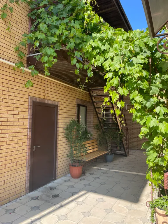 Апартаменты свой сад и парковка