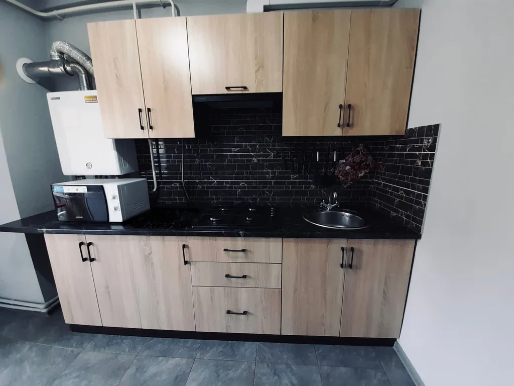 Уютная двухкомнатная квартира с большим открытым балконом!!!