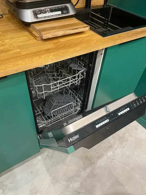 Уютная студия в центре города С балконом в 2 минутах от моря